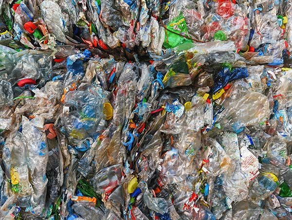 Gestione-e-smalimento-di-plastica-aziendale-da-imballaggi-ferrara